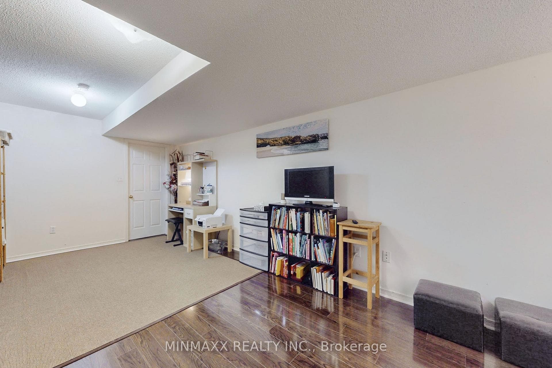 420 Hobbs Crescent photo 42