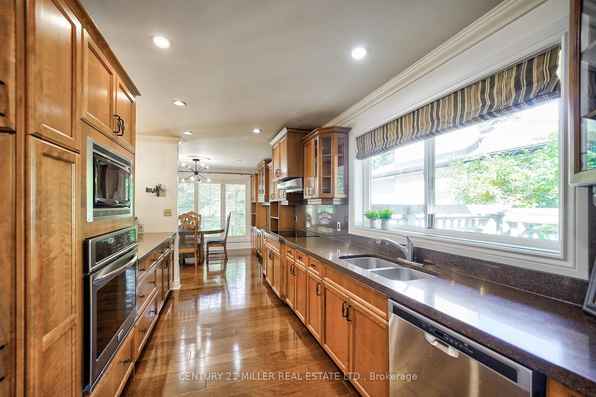 1386 Hixon Street photo 15