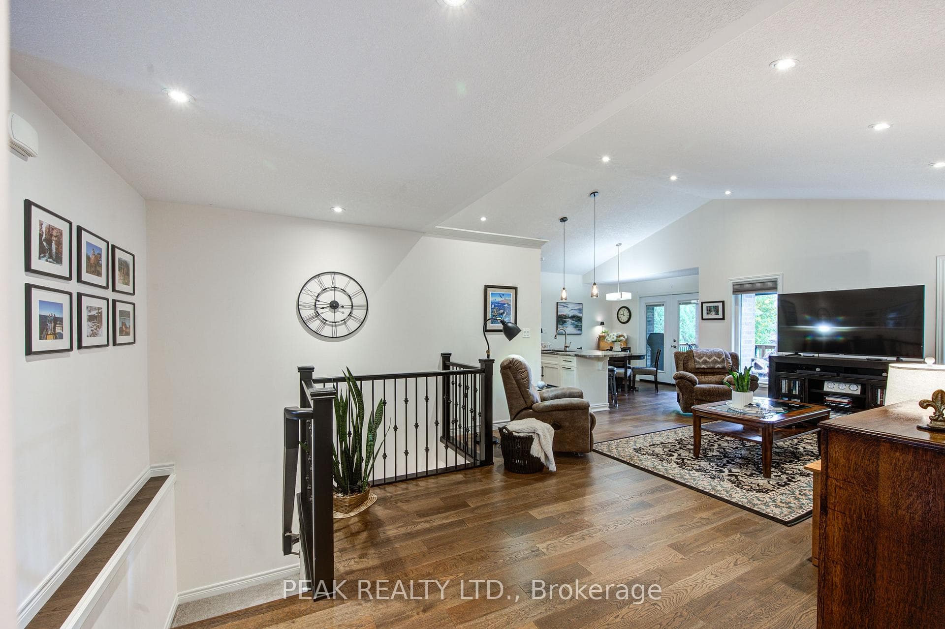 75 Jacob Street photo 30