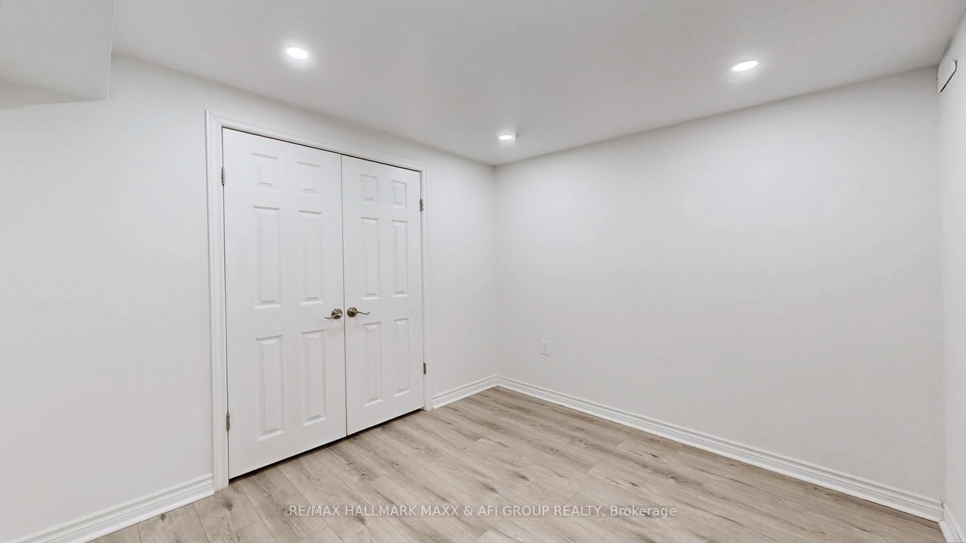 719 Shanahan Boulevard Unit Basement A photo 18