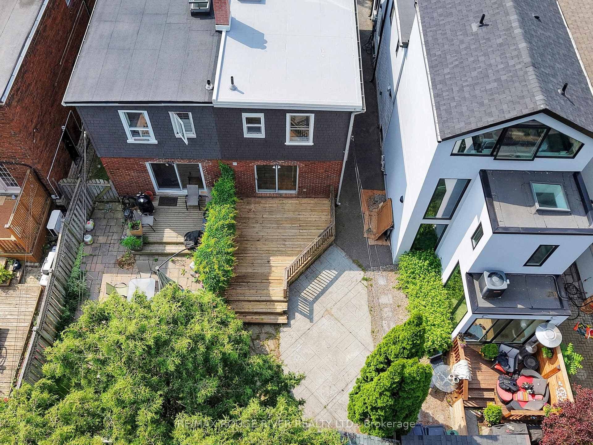 474 Merton Street photo 33