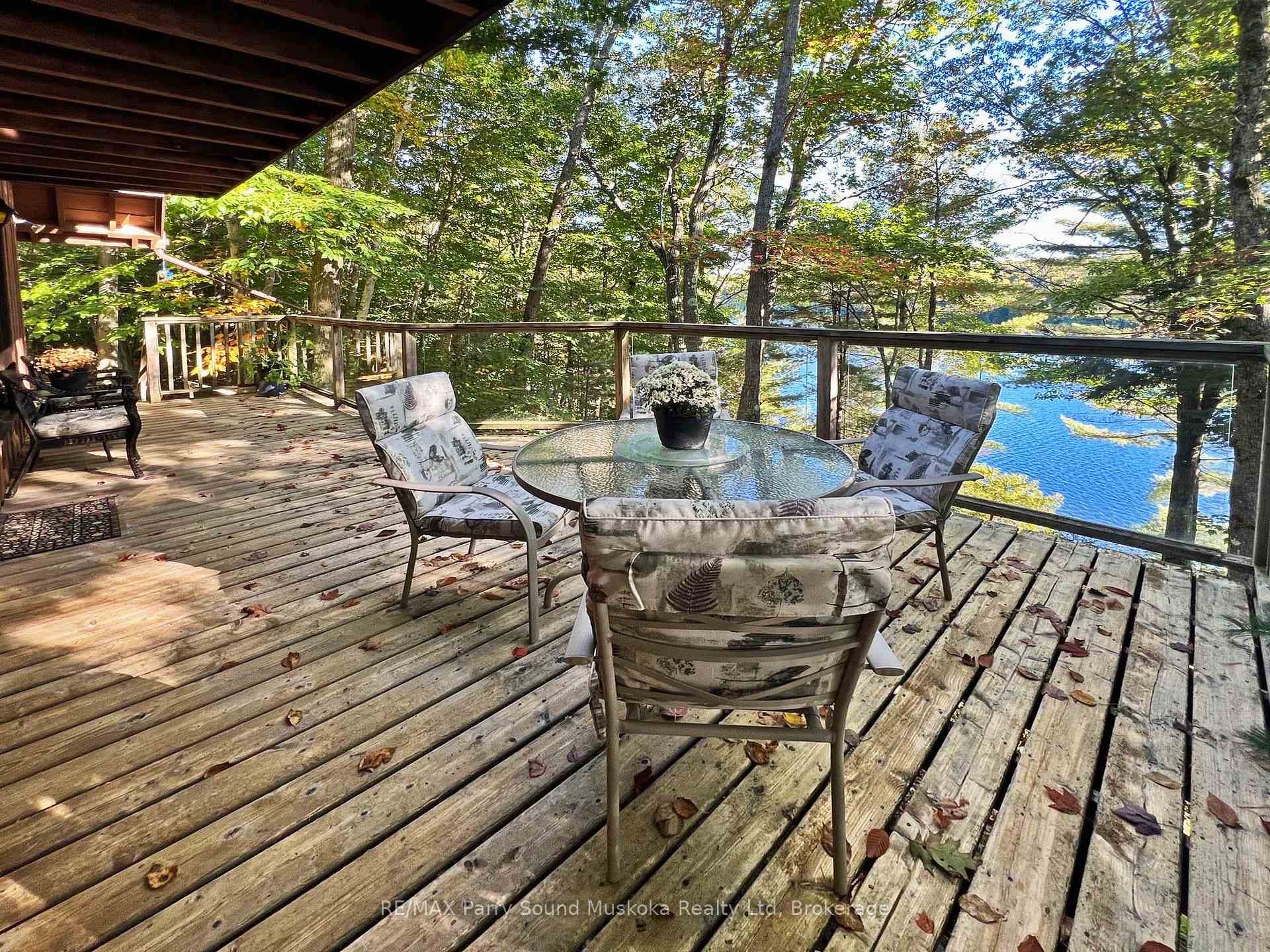 Relax on the Generous size deck