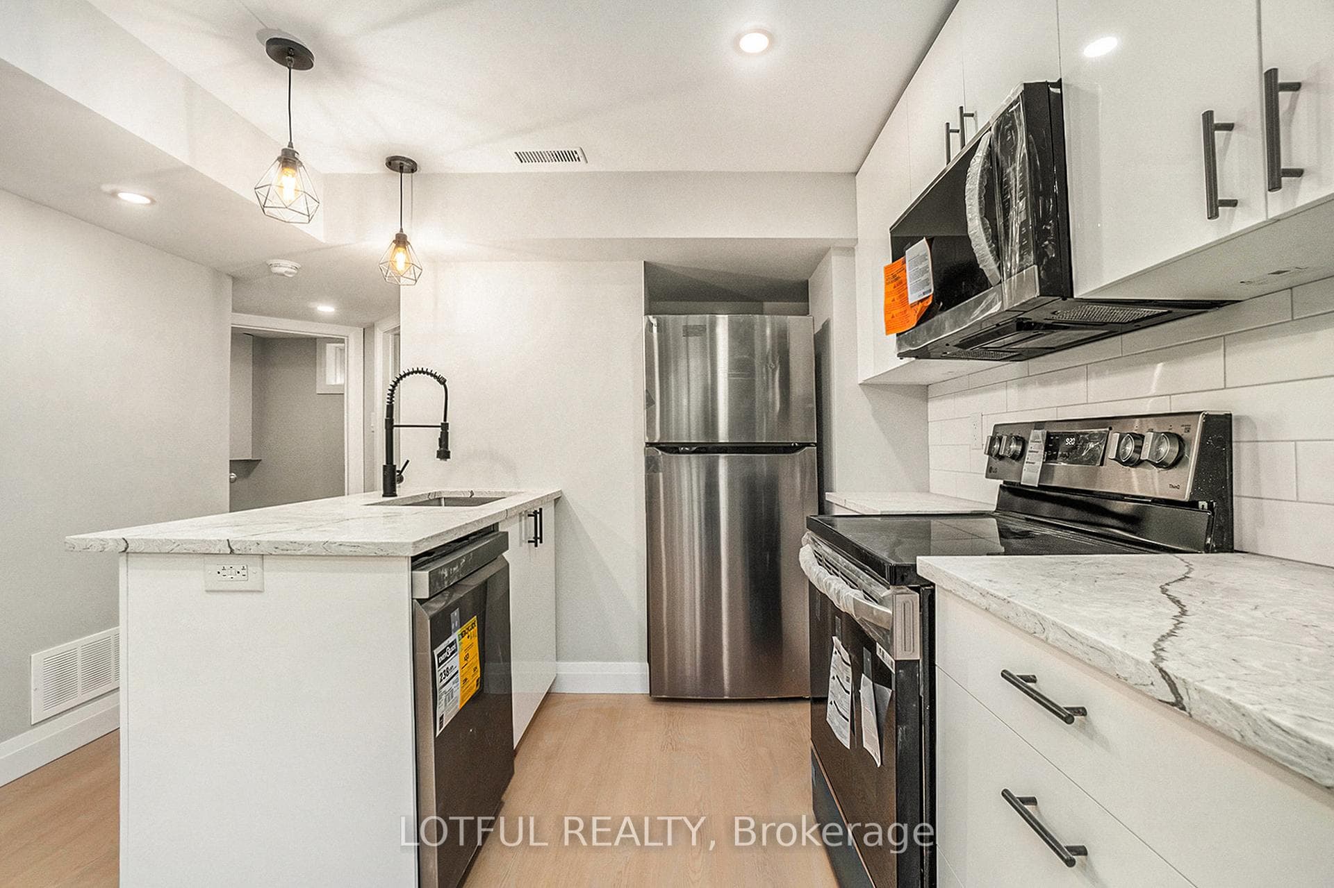 75 Dalehurst Drive Unit B photo 9