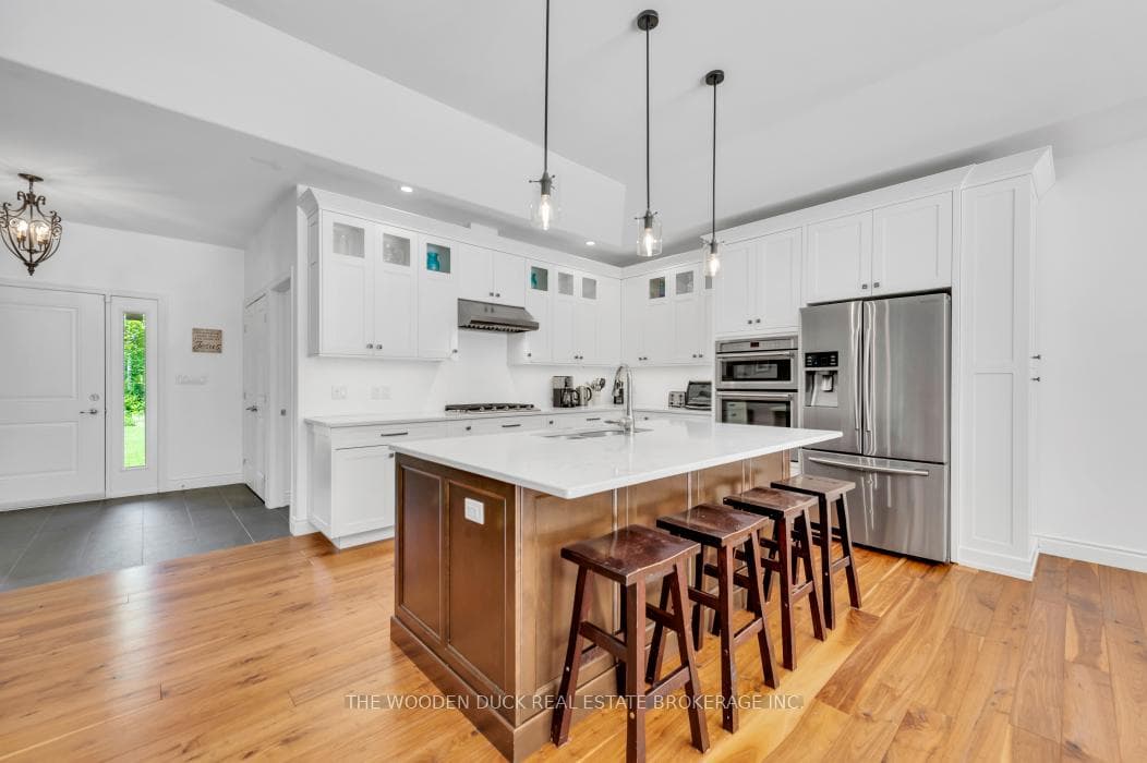 421 Douglas Road photo 6