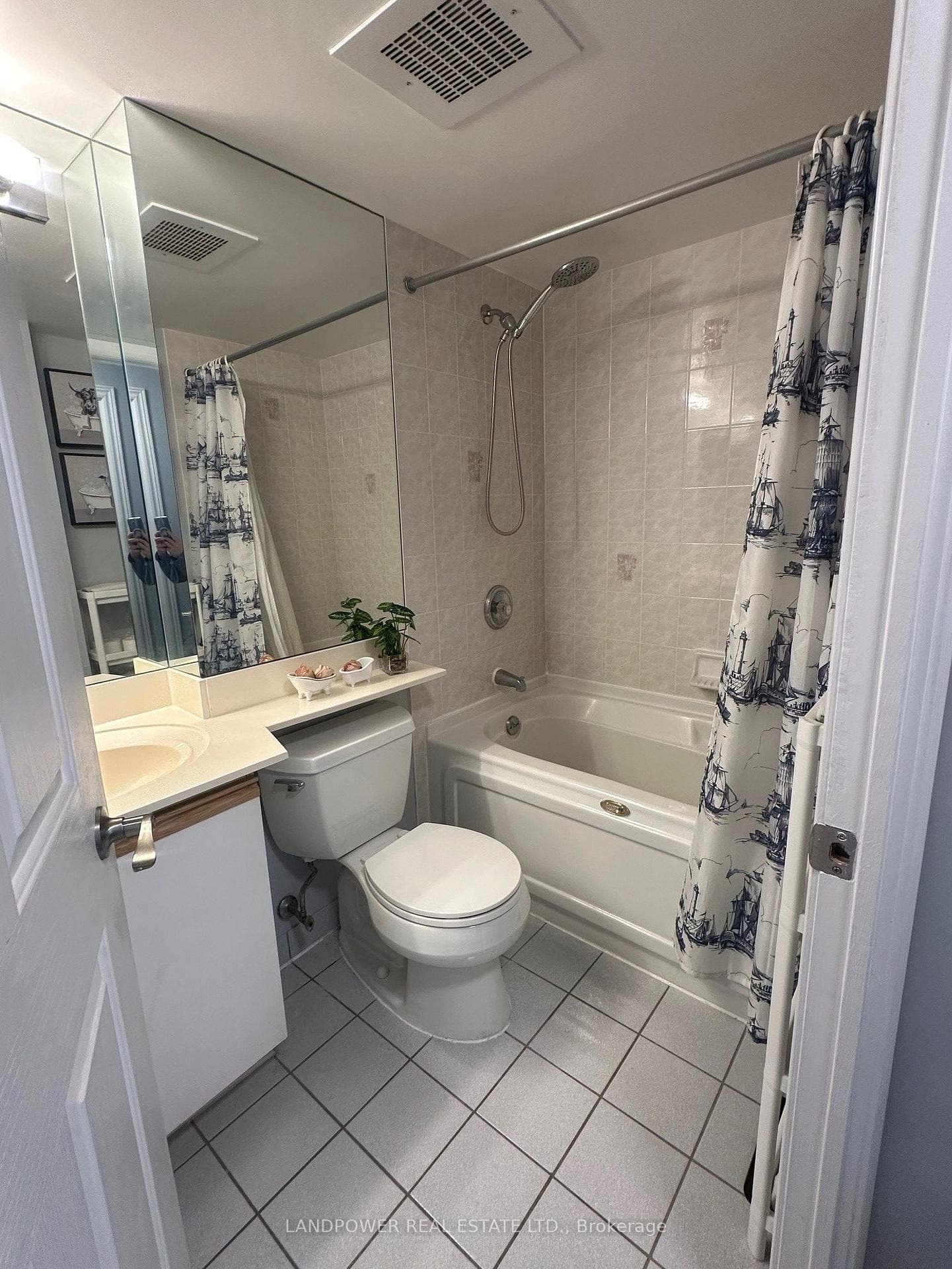 68 Corporate Drive Unit 1627 photo 9