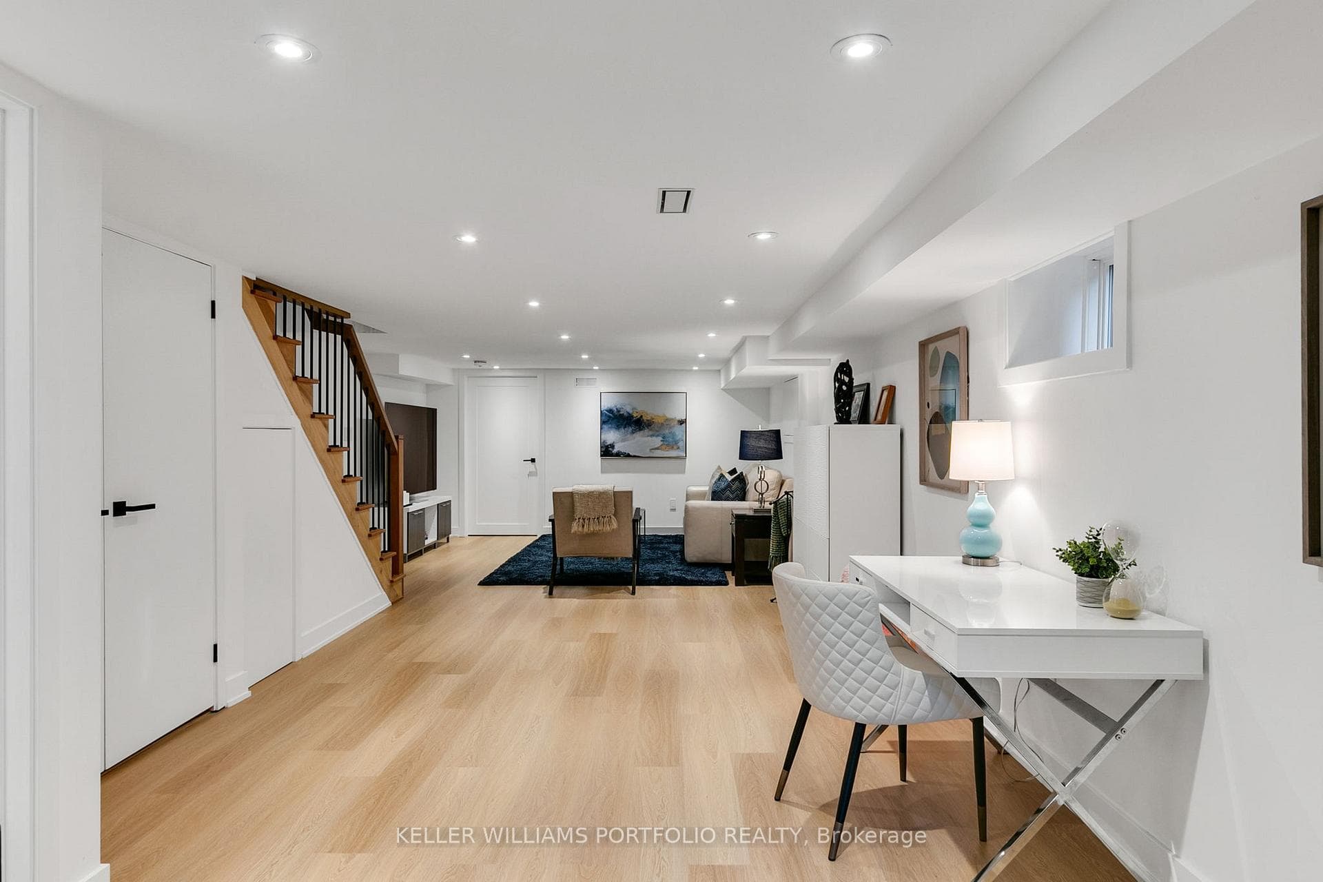 231 Grace Street photo 36