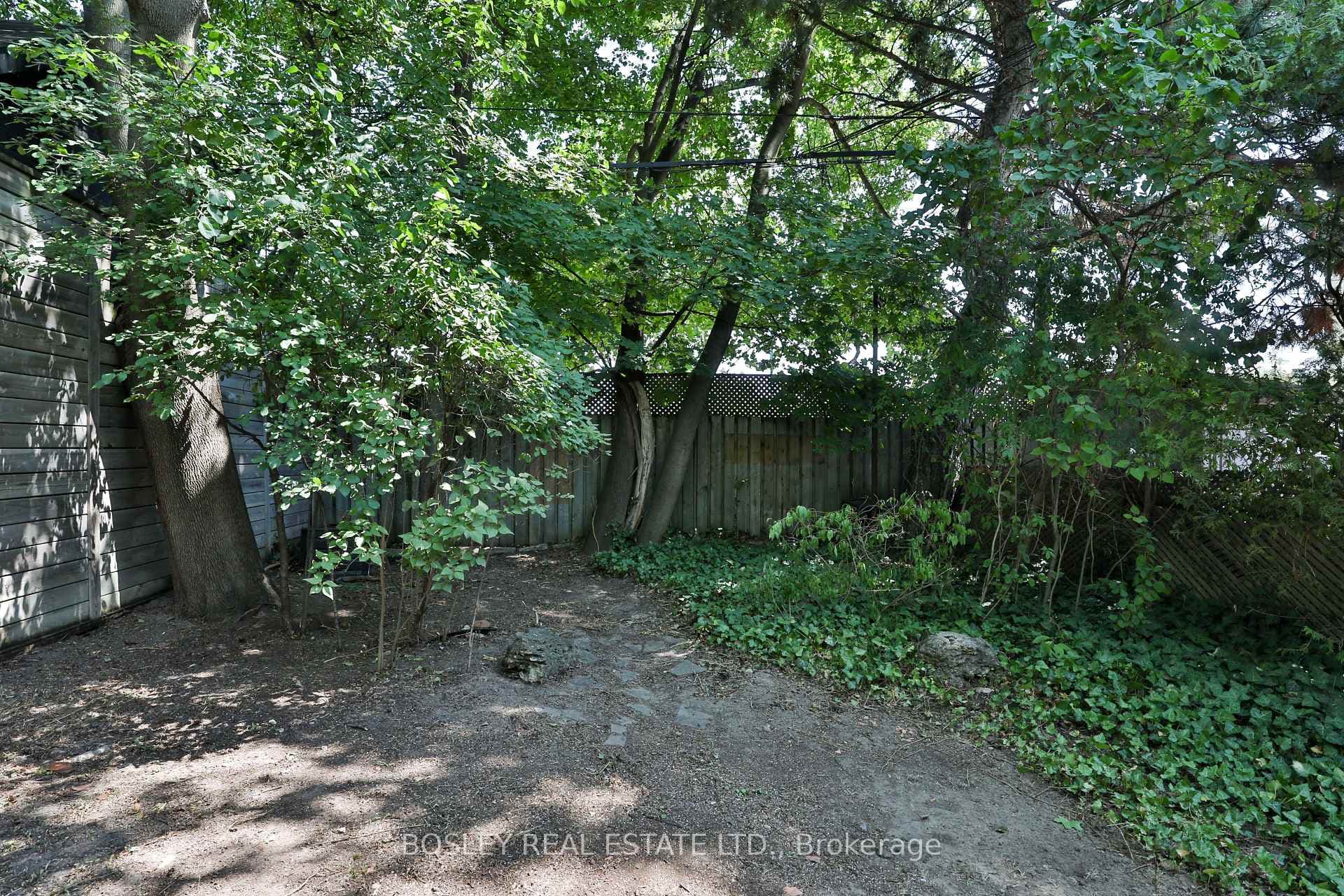 15 Whitewood Road photo 15