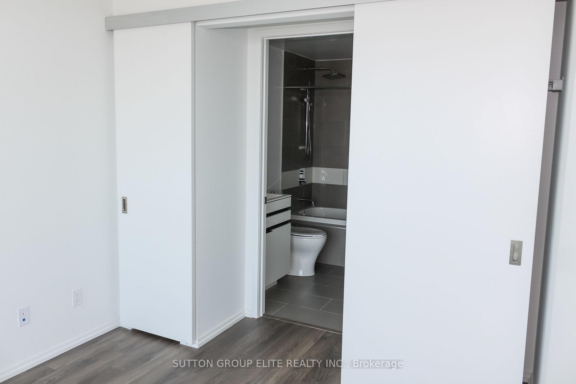 197 YONGE Street Unit 4902 photo 21