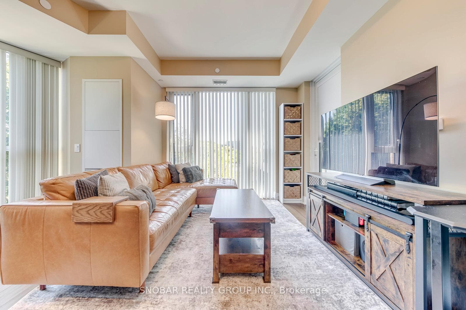 293 The Kingsway N/A Unit 310 photo 4