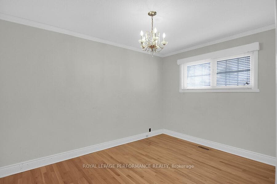 34 Hilliard Avenue photo 23