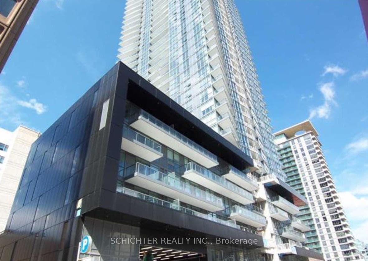 30 Roehampton Avenue Unit 604 photo 1