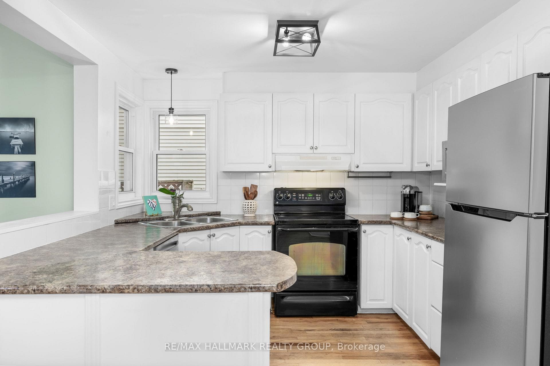 652 Thicket Way photo 17