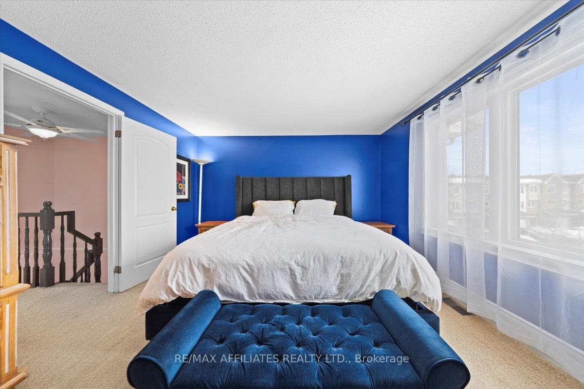 1840 Summerfields Crescent photo 29