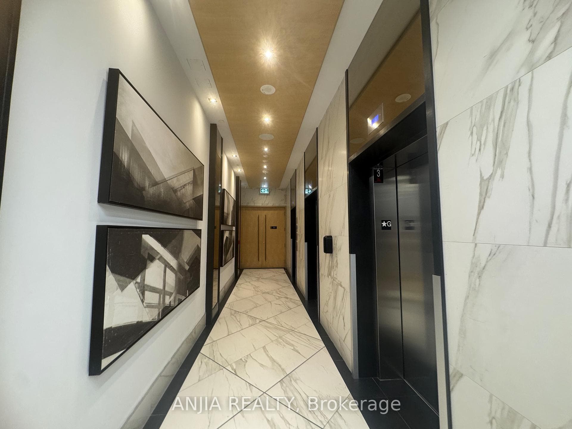 89 Mcgill Street Unit 2006 photo 3