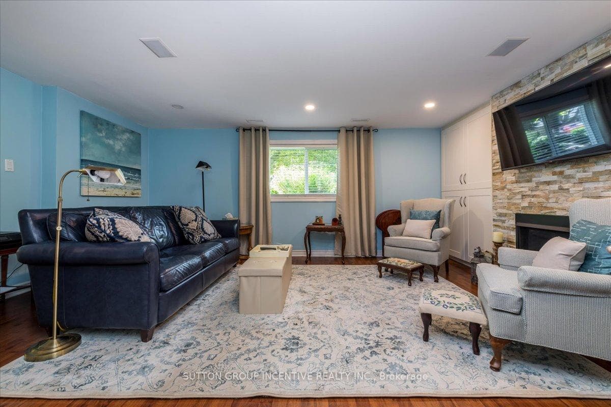 125 Gerald Avenue photo 20