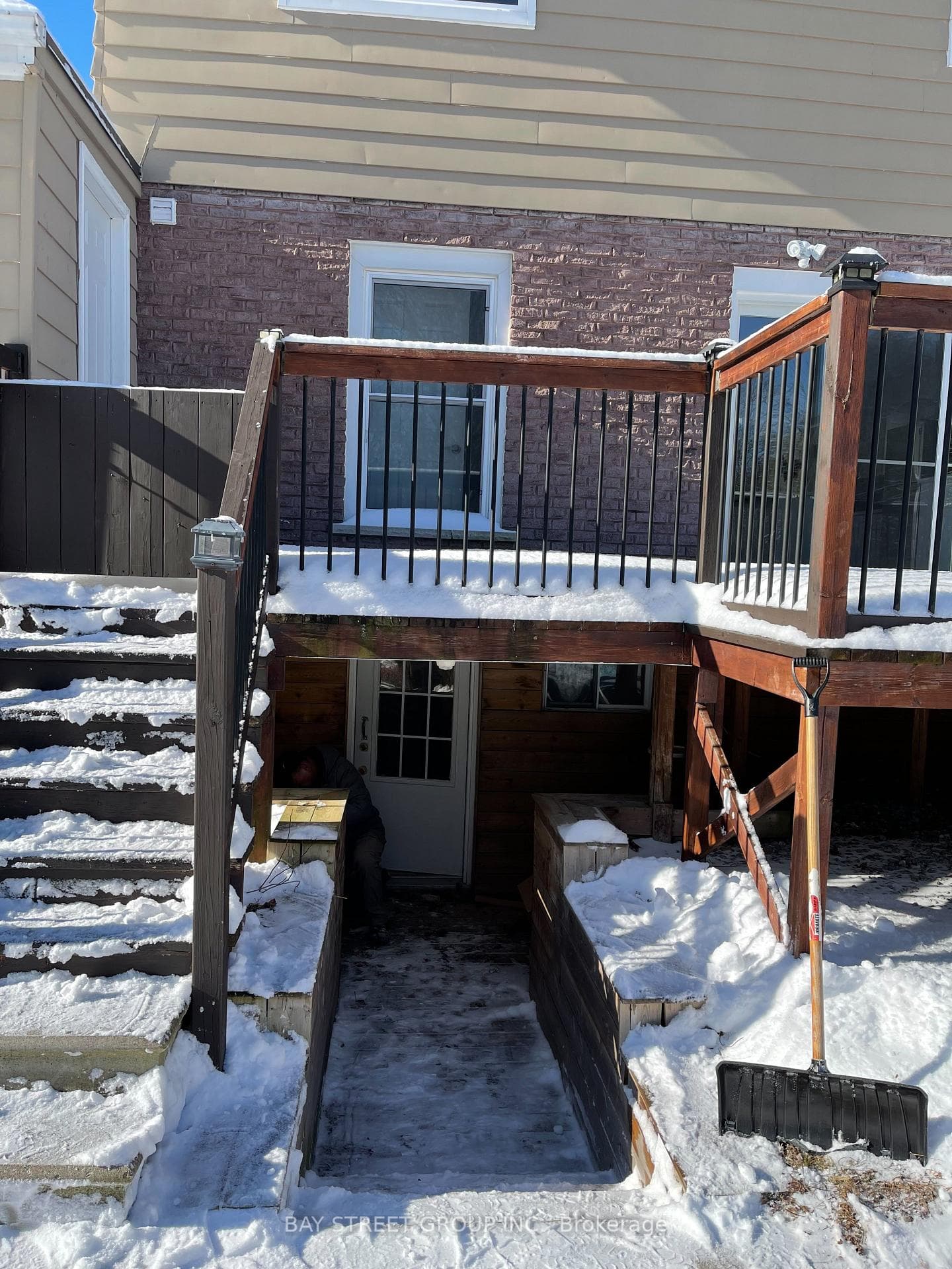 19447 Yonge Street Unit Base photo 1