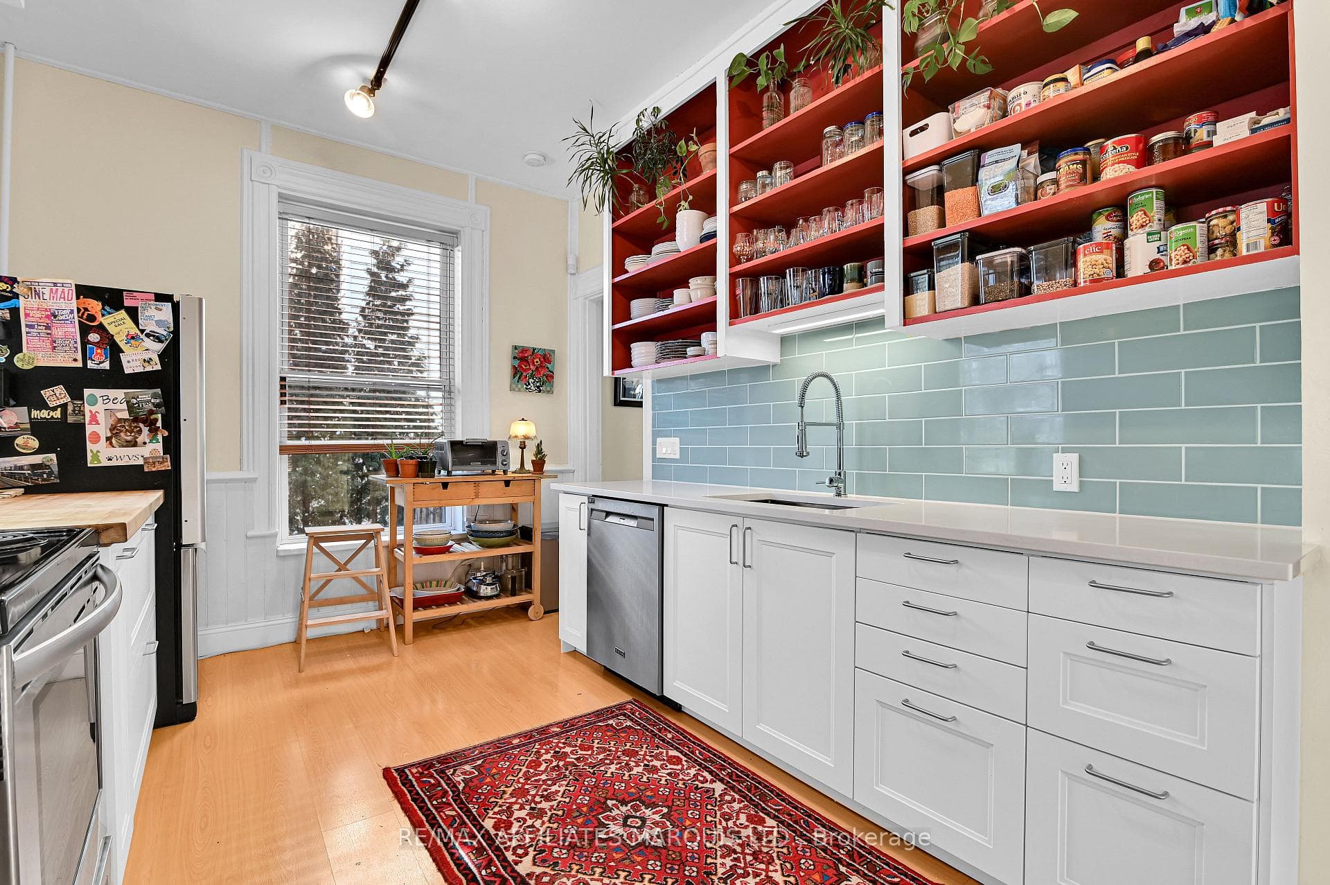 230 Sydney Street photo 13