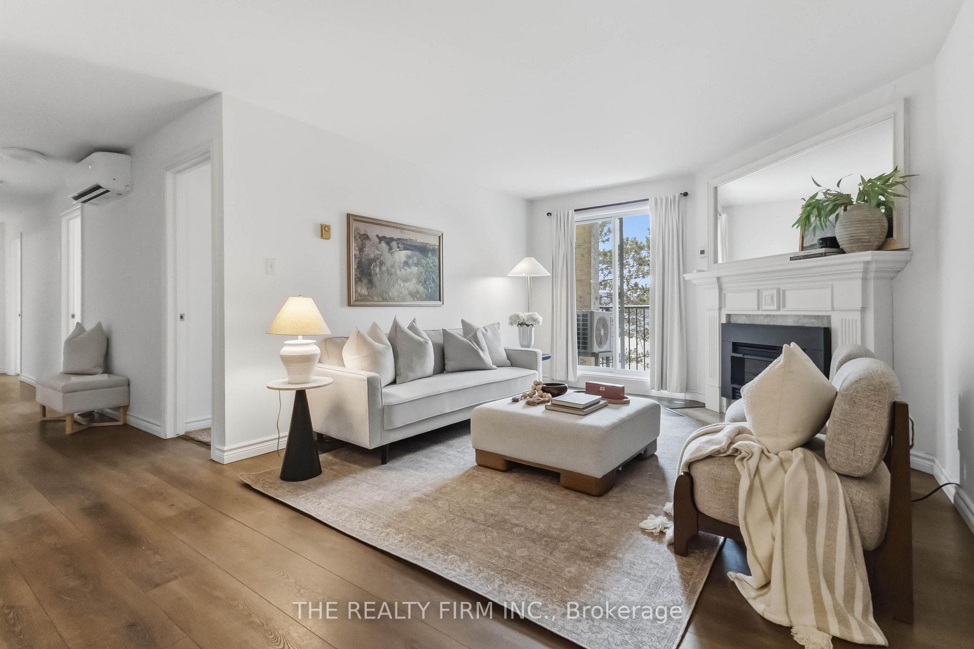 733 Deveron Crescent Unit 210 photo 5