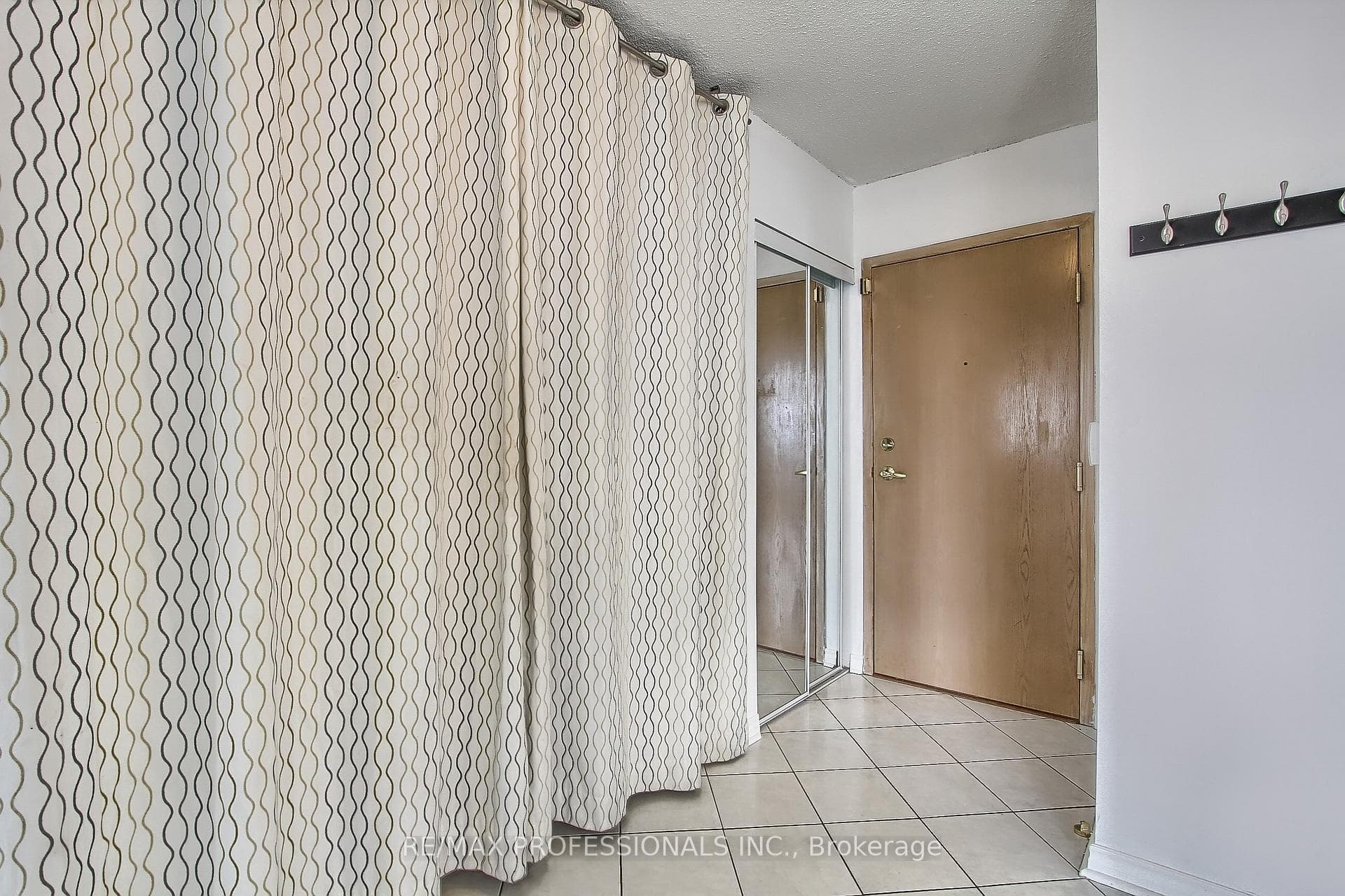 55 Elm Drive Unit 1511 photo 5