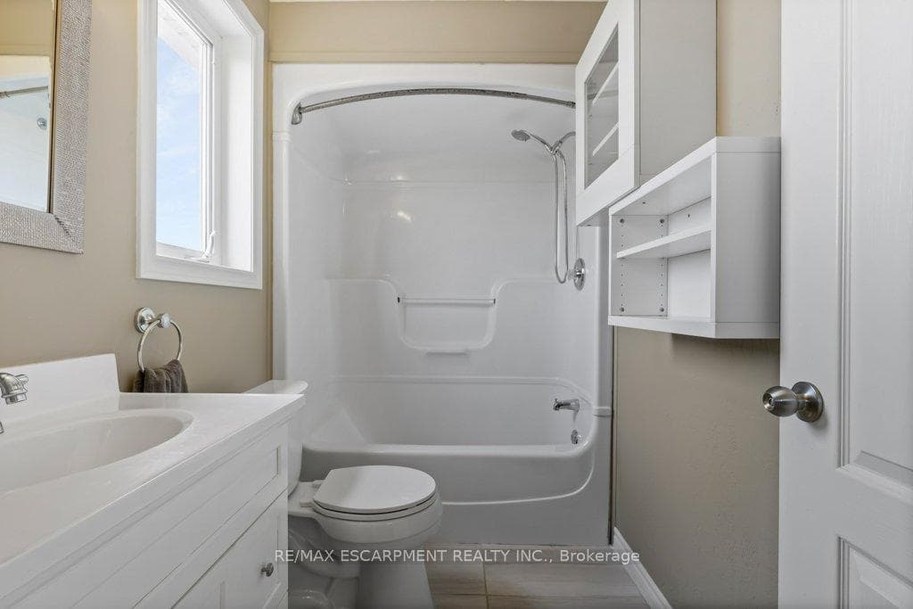 4046 Barry Drive photo 17