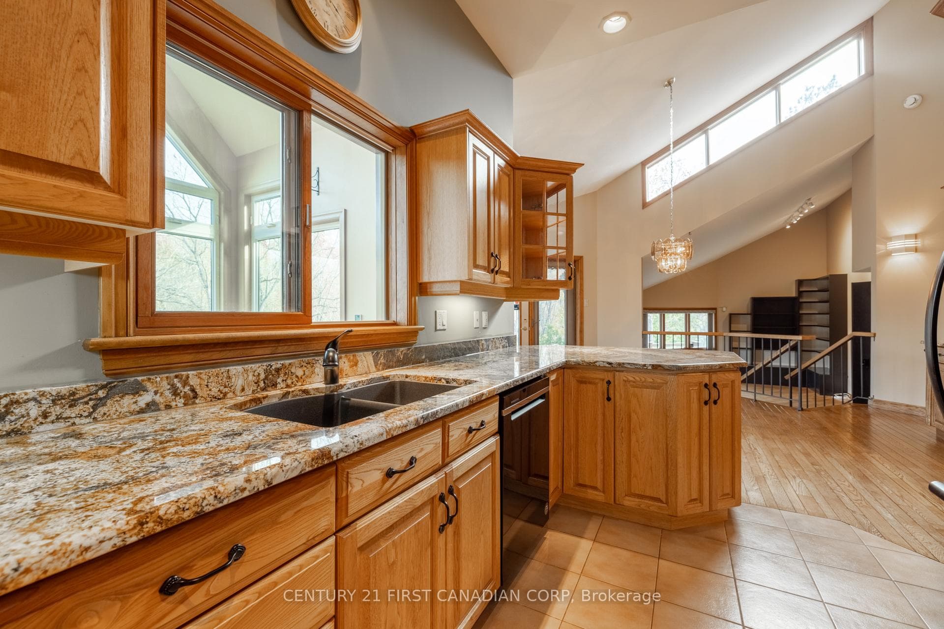 4544 Heatly Drive photo 25