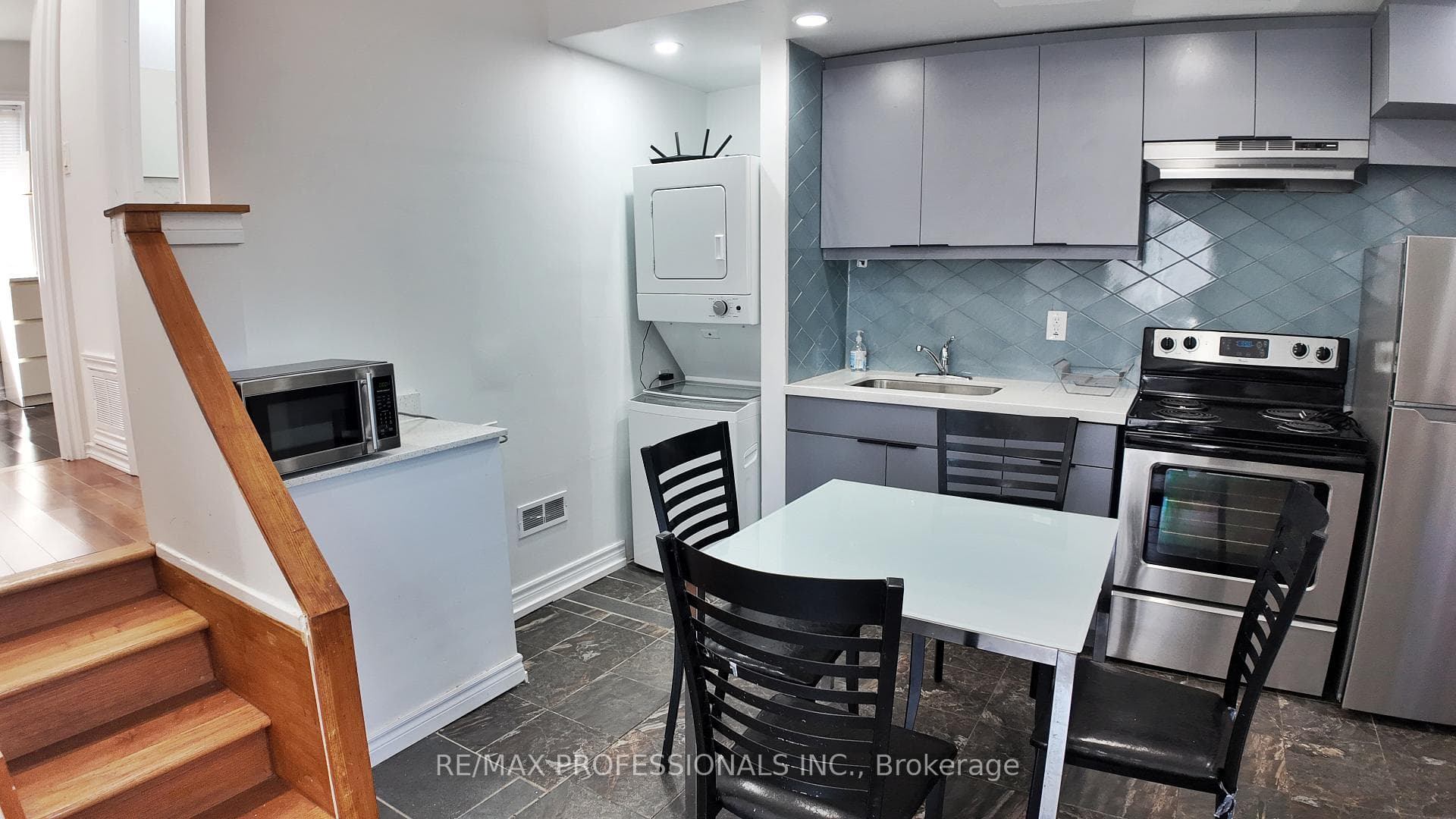5 Farmbrook Road Unit B photo 7