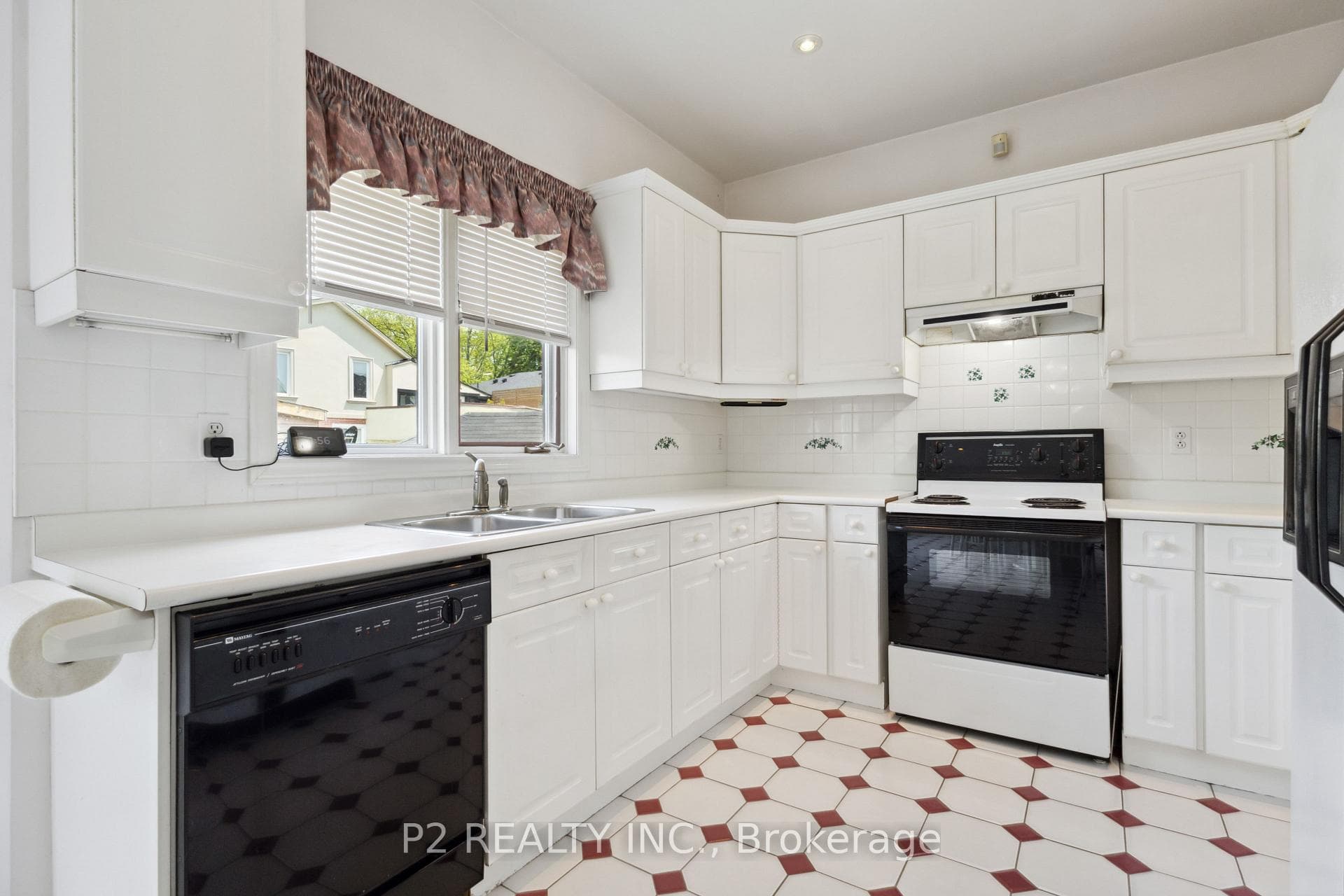 1007 Lytton Court photo 11