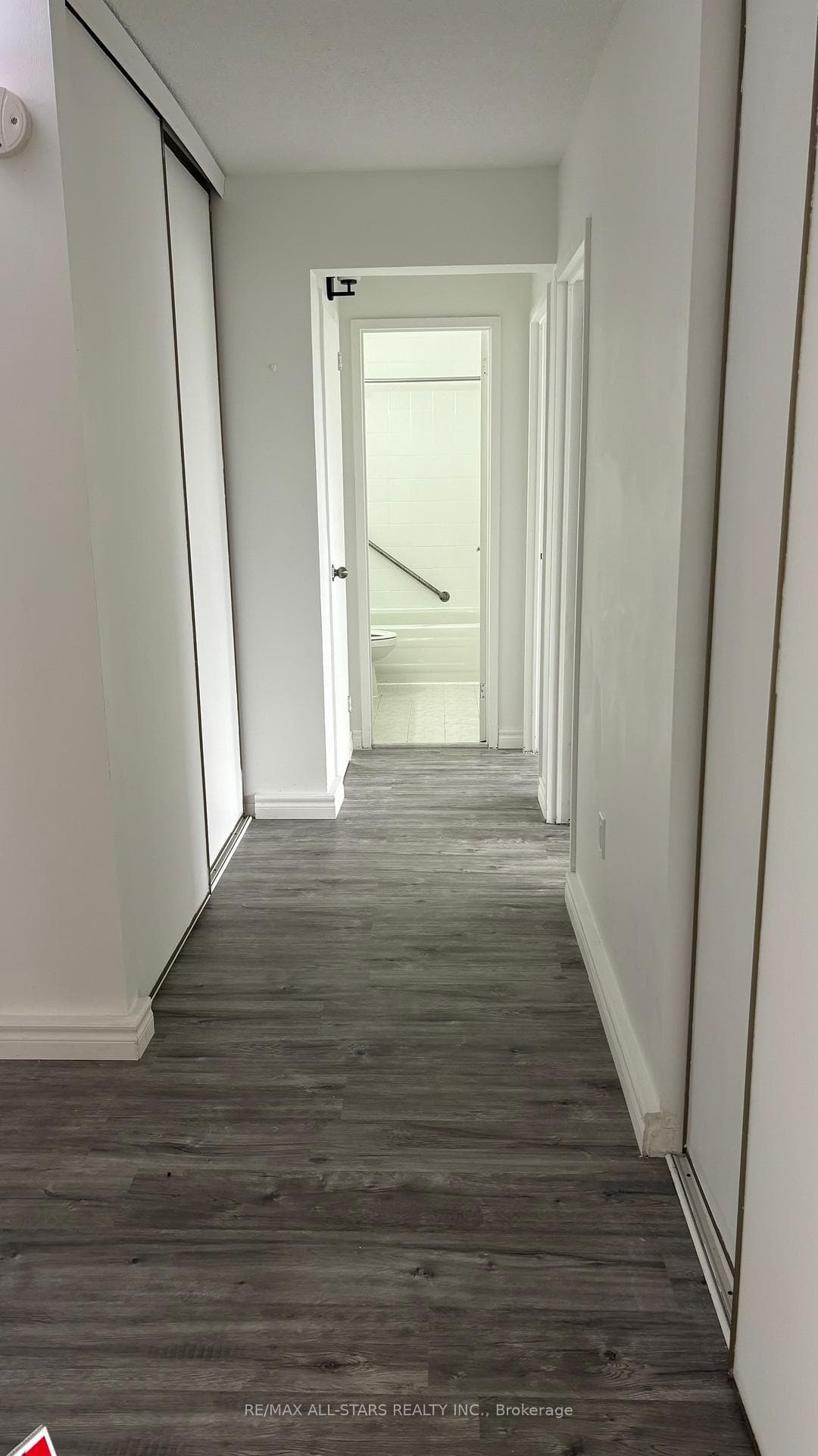 100 Leeward Glenway Unit 707 photo 16