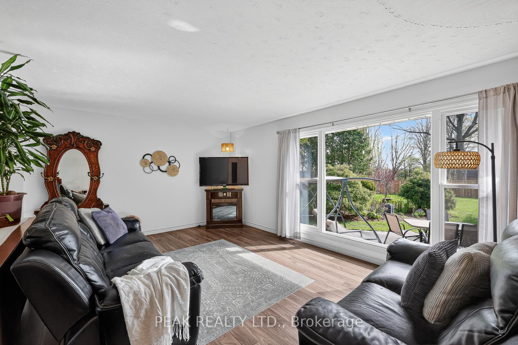 269 Robinson Street photo 28
