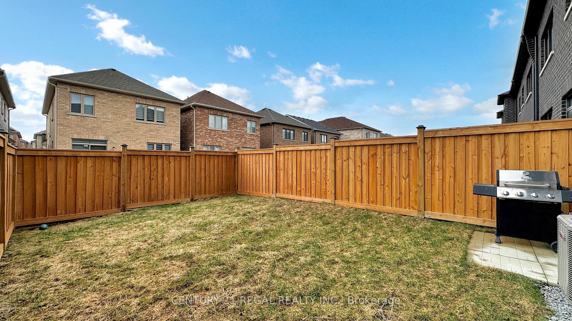 166 Ogston Crescent photo 34