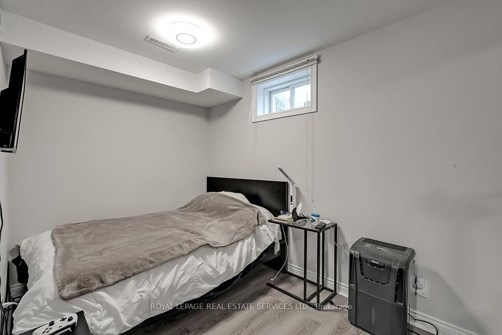 2060 Westmount Drive photo 34