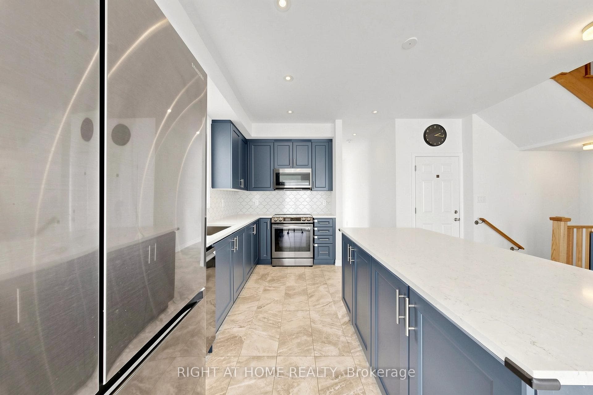2046 Cameron Lott Crescent photo 12