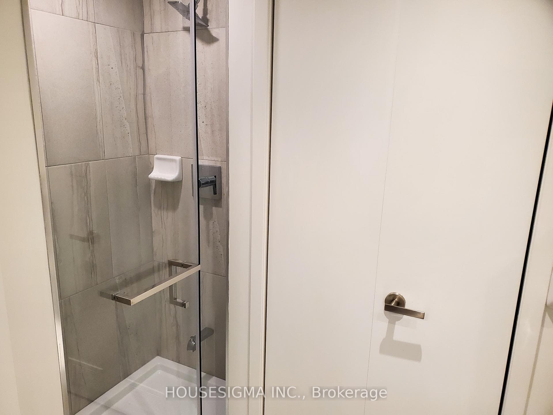 195 Redpath Avenue Unit 3513 photo 10