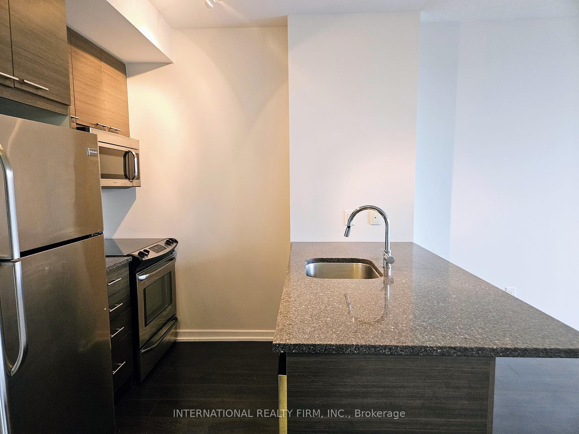 BREAKFAST BAR