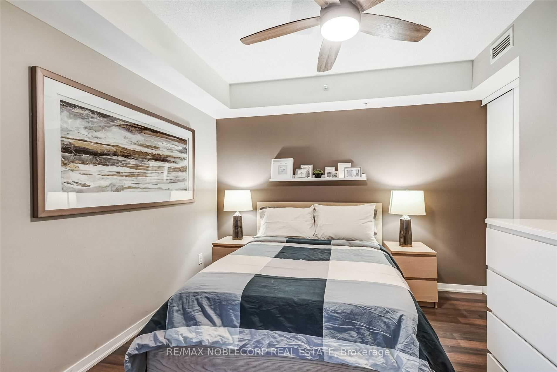 20 Joe Shuster Way Unit 1207 photo 18