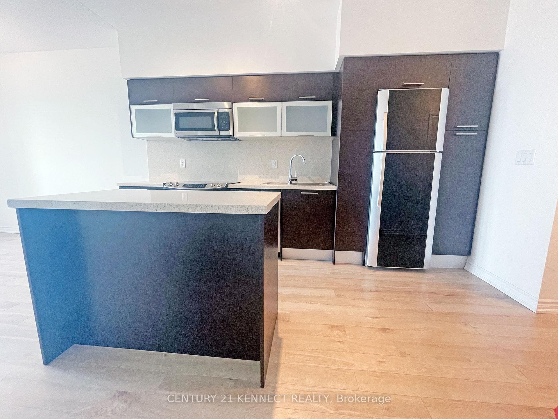 386 Yonge Street Unit 4005 photo 5