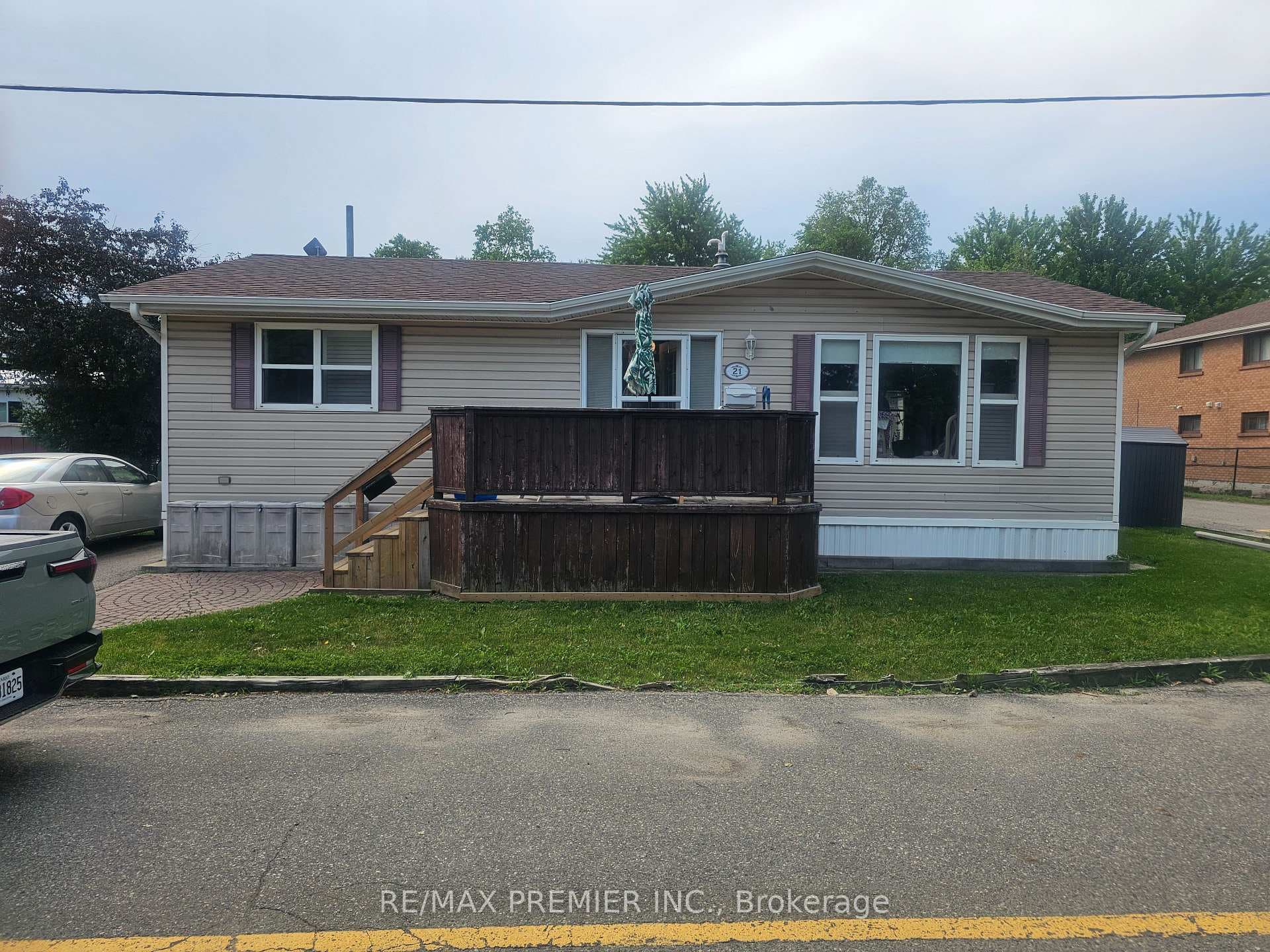 1749 Dundas Street Unit 21-5 photo 1
