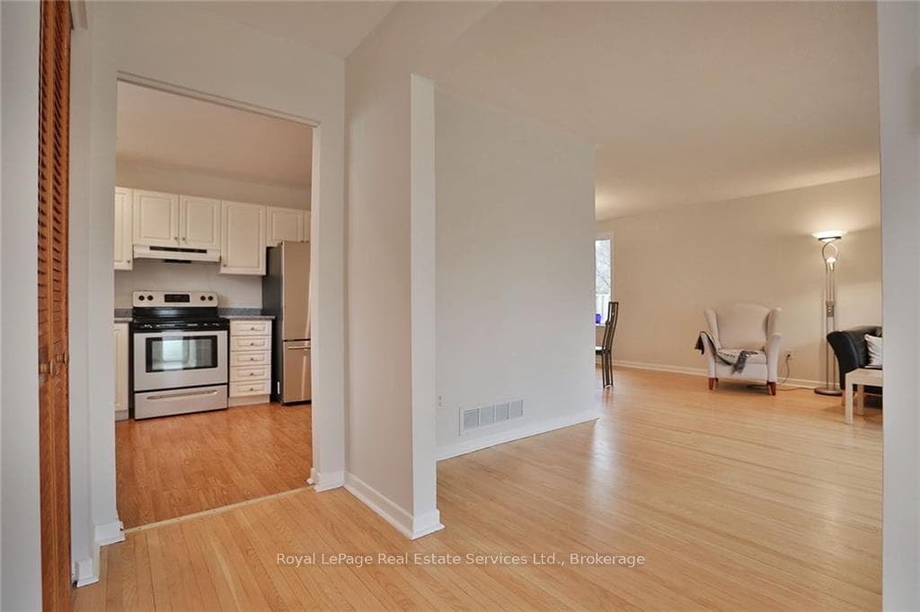 482 MAPLE Avenue photo 5