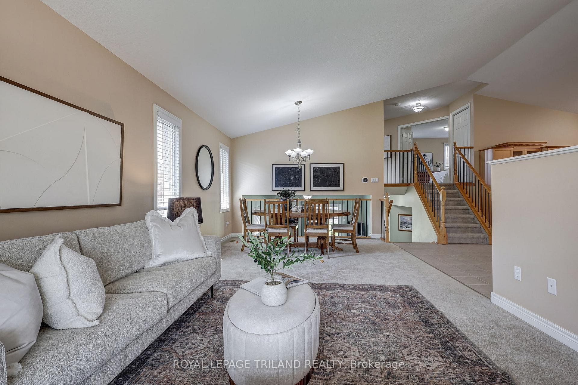 19 ORIOLE LANE, ST. THOMAS - LIVING