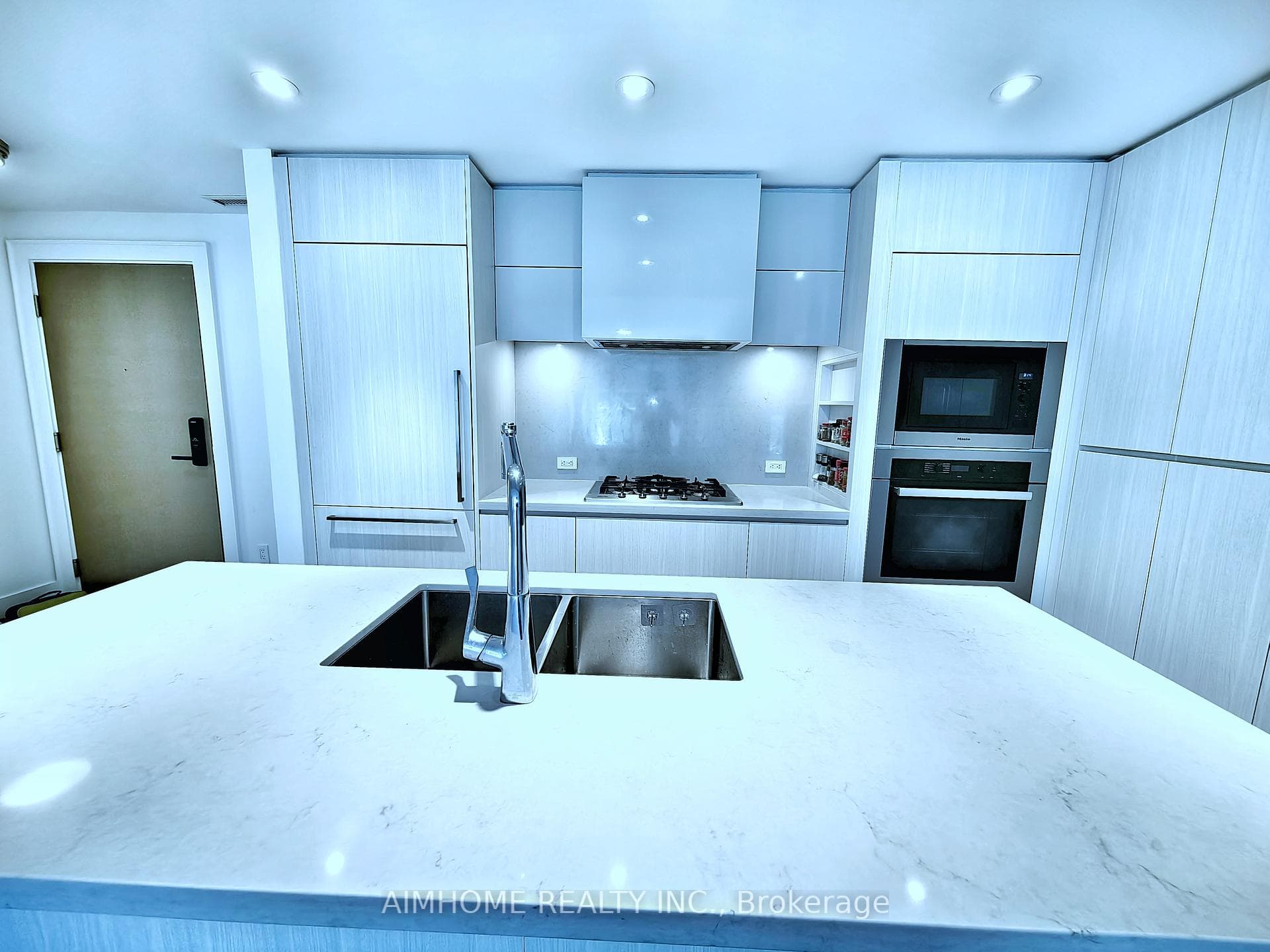 118 Merchants' Wharf N/A Unit 202 photo 6