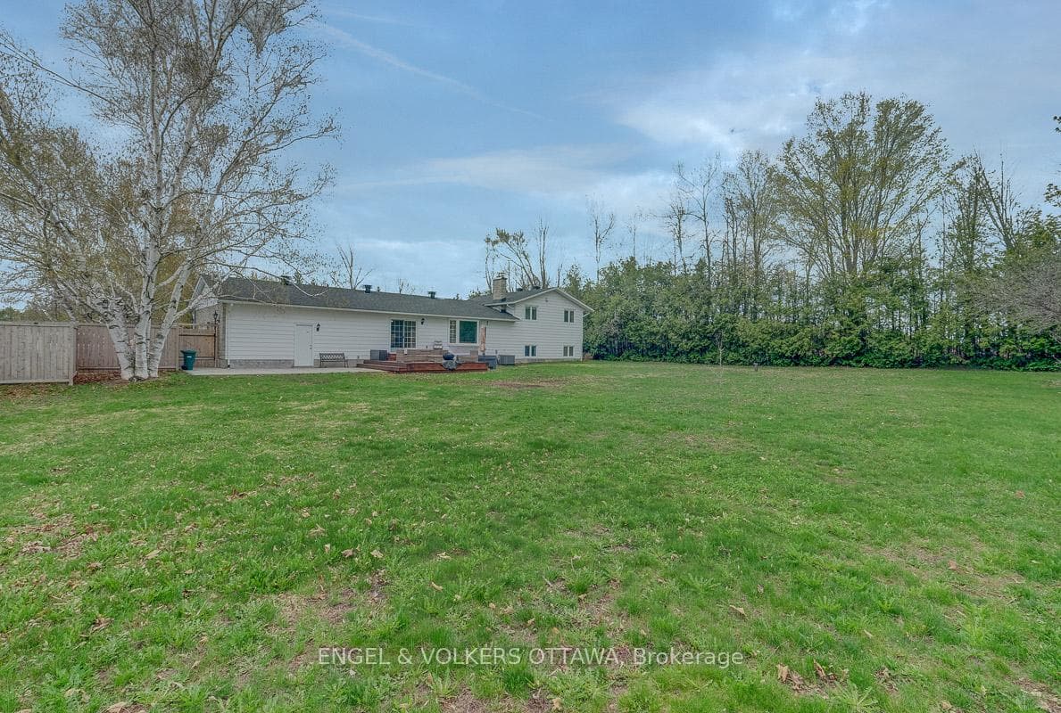 2963 Roger Stevens Drive photo 37