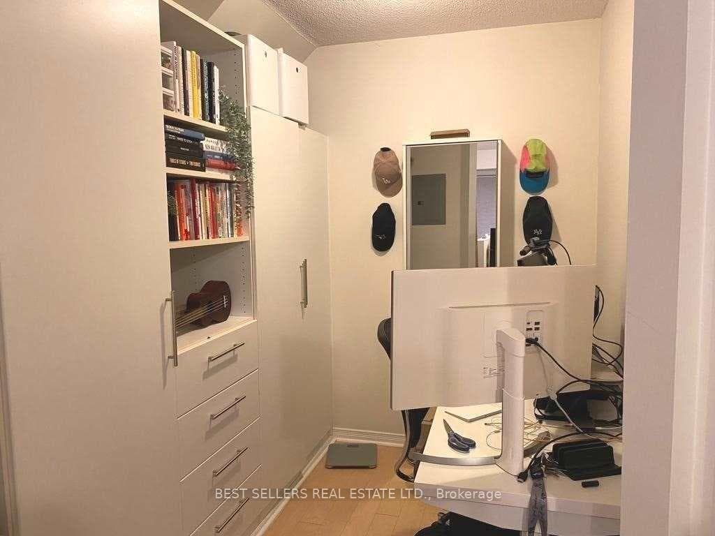 21 Pirandello Street Unit 1232 photo 3