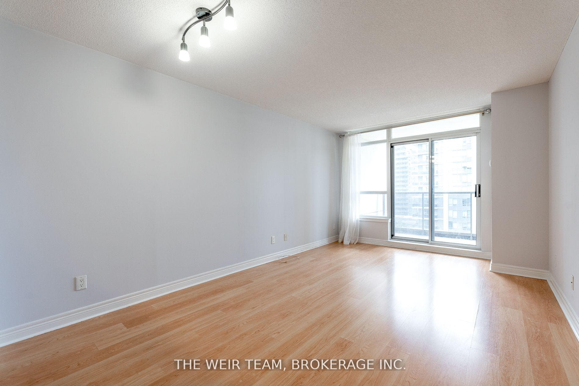 60 Disera Drive Unit 608 photo 8
