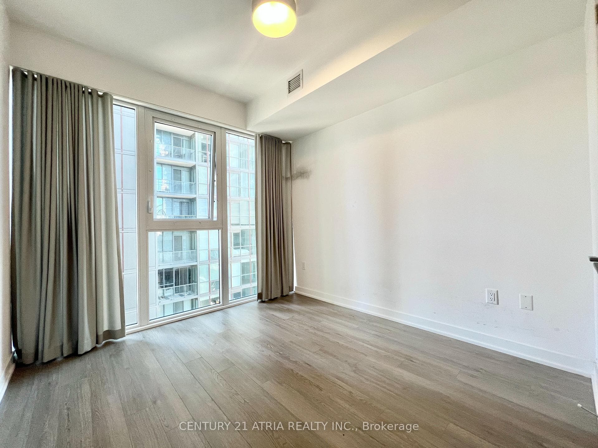 357 King Street Unit 1209 photo 4
