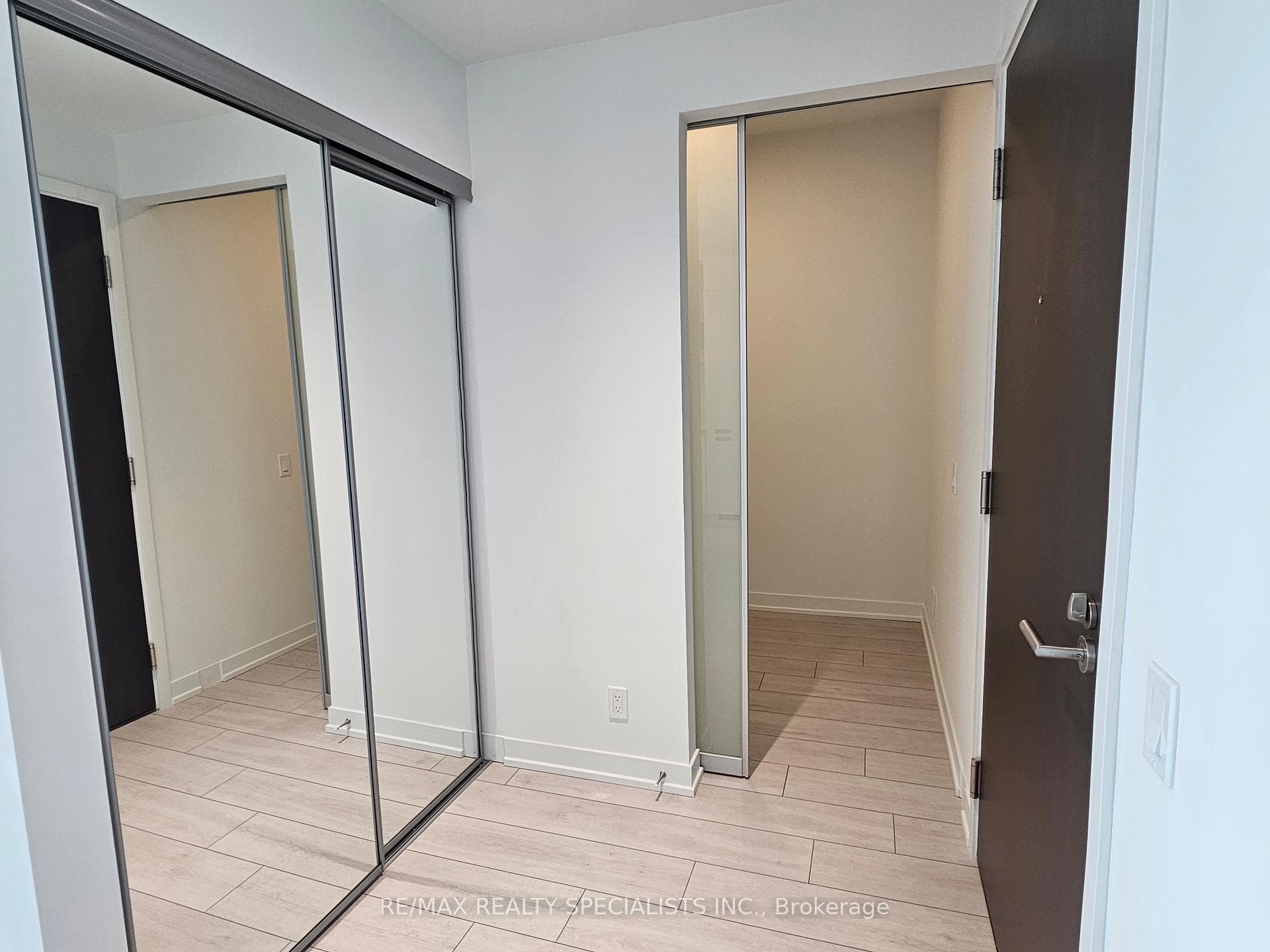 39 Mary Street Unit 2103 photo 12
