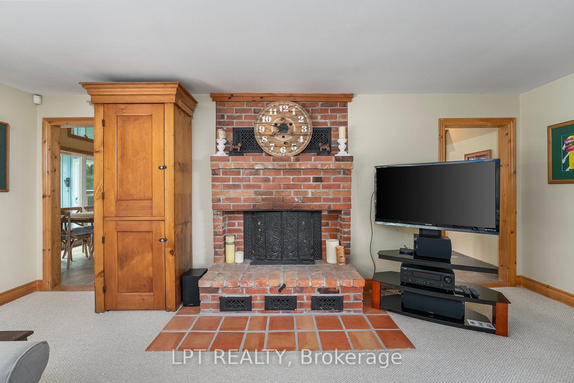 101 Hedge Road photo 12