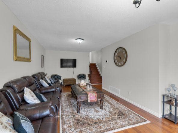 3741 Keenan Crescent photo 7