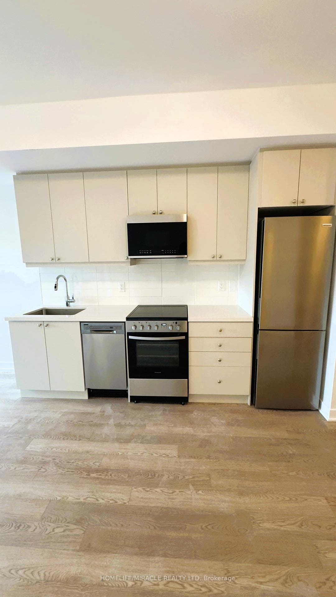 55 Clarington Boulevard Unit 404 photo 6