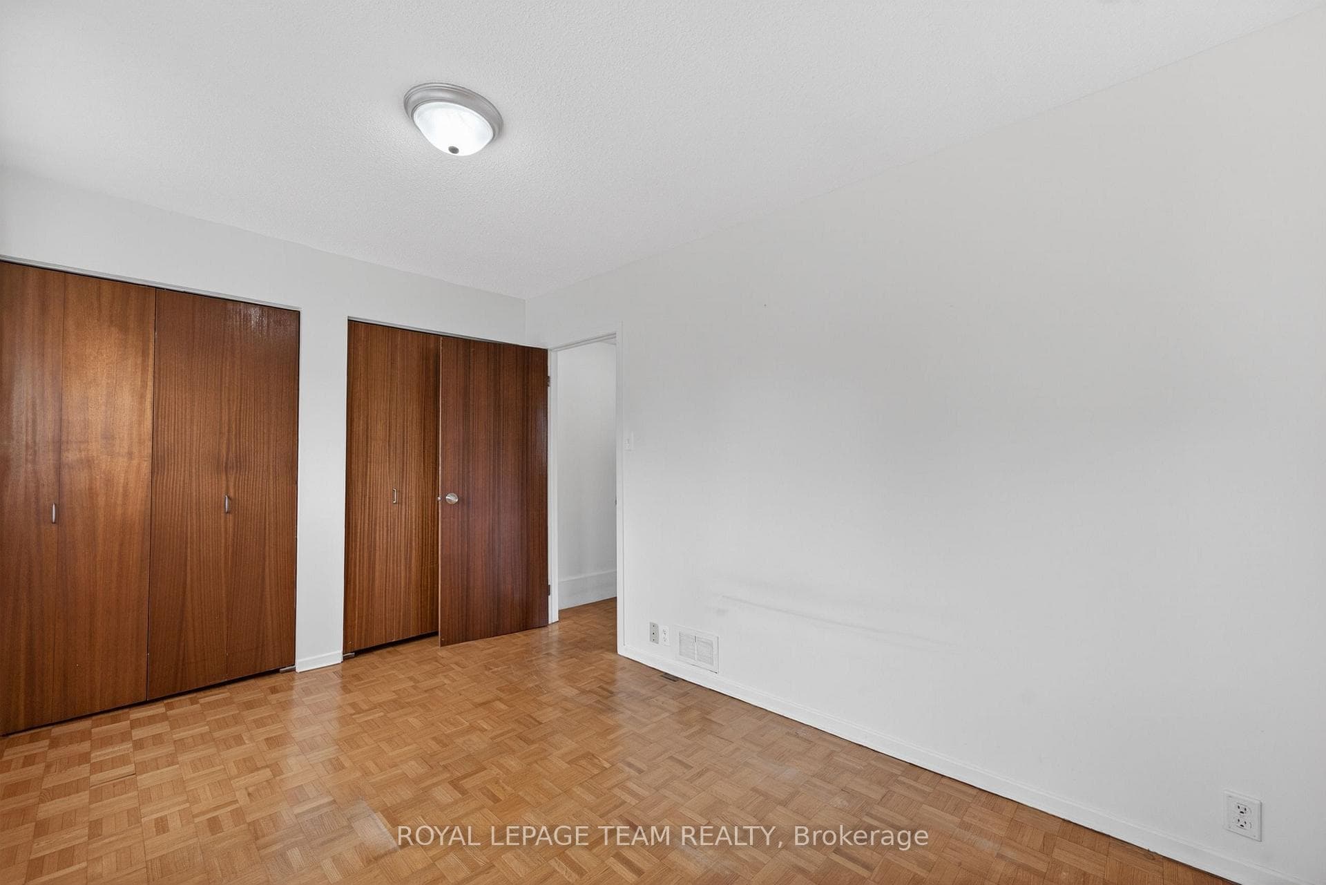 274 Breezehill Avenue photo 24