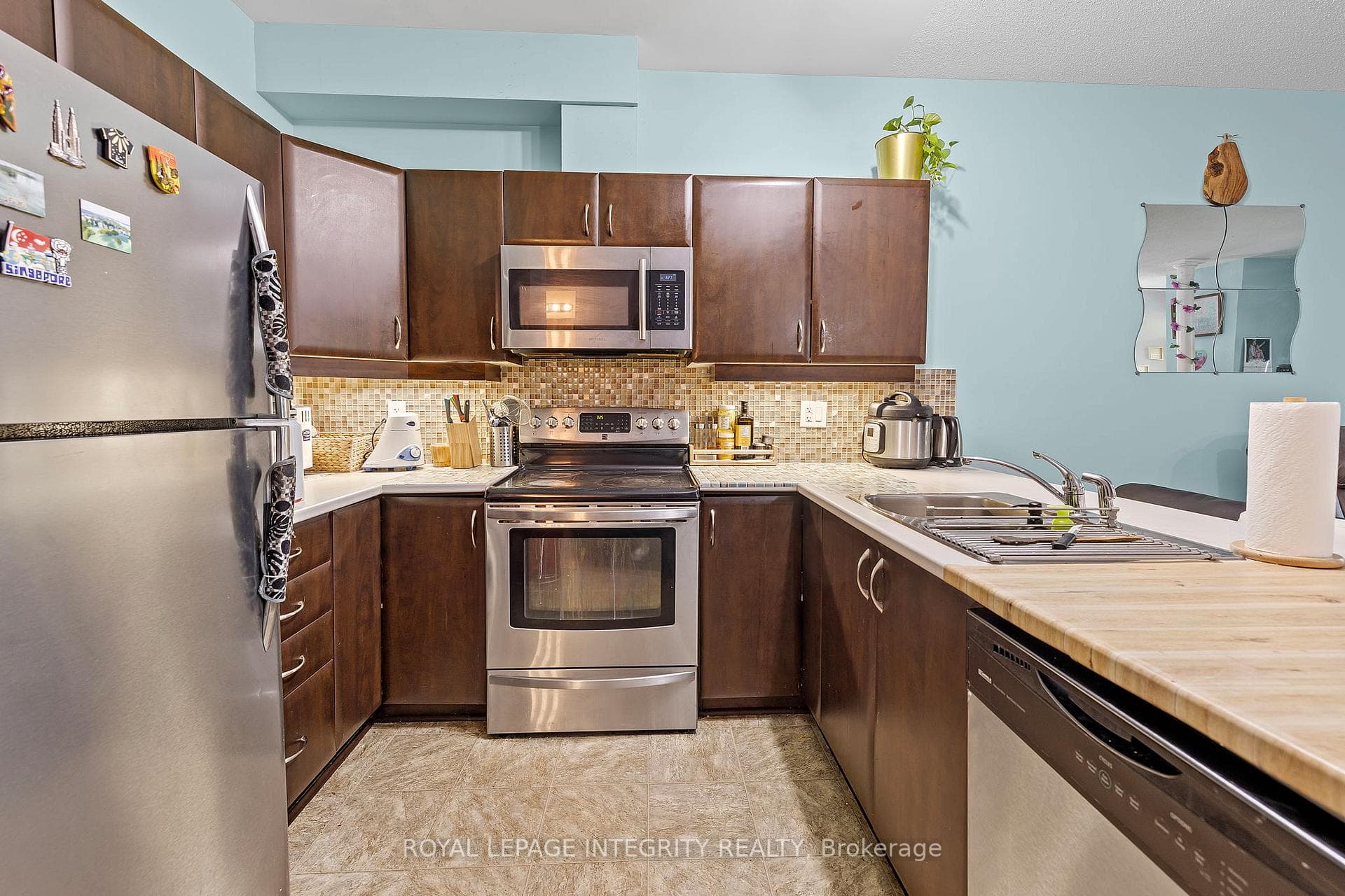 270 Kinghaven Crescent Unit 16 photo 9